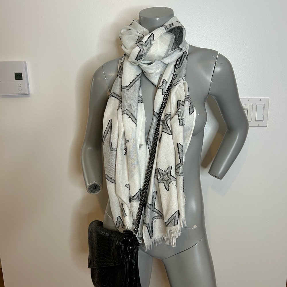 Elegant Star Patterned White, Grey and black rectangular Scarf❤️